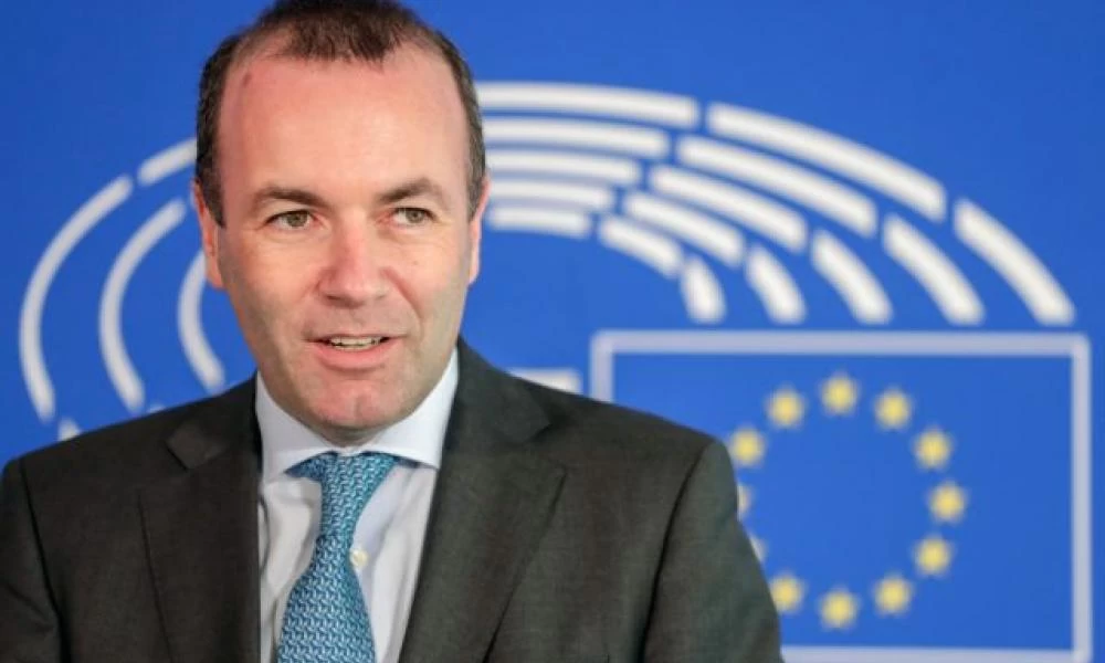 Ο Μάνφρεντ Βέμπερ θεωρεί αναγκαία τα πιστοποιητικά εμβολιασμού
